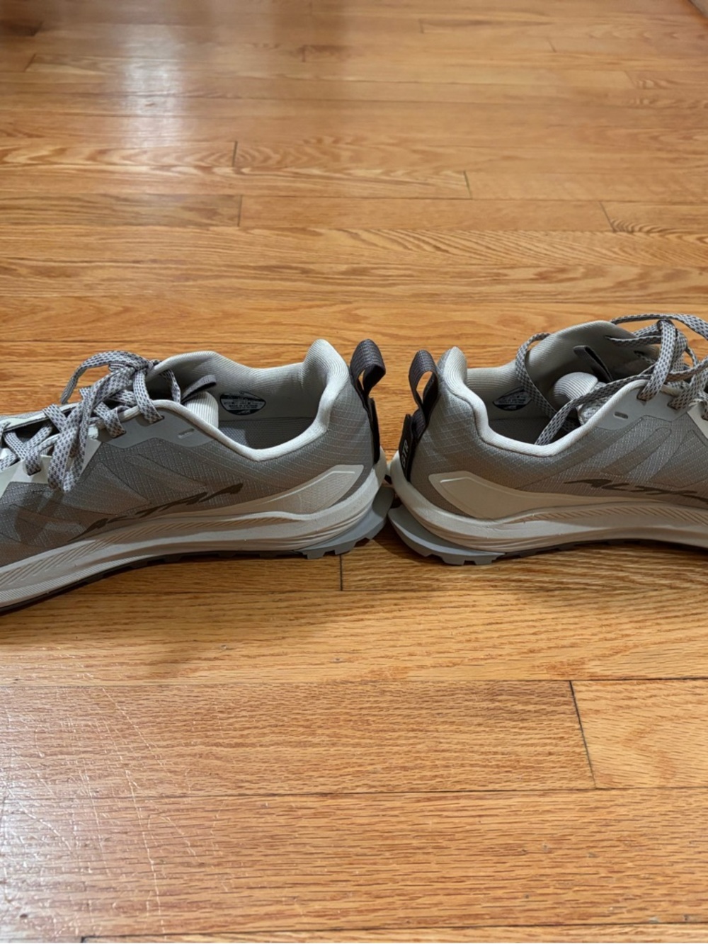 Altra Light Gray Women’s Lone Peak Trail Running Shoes - Picture 4 of 5